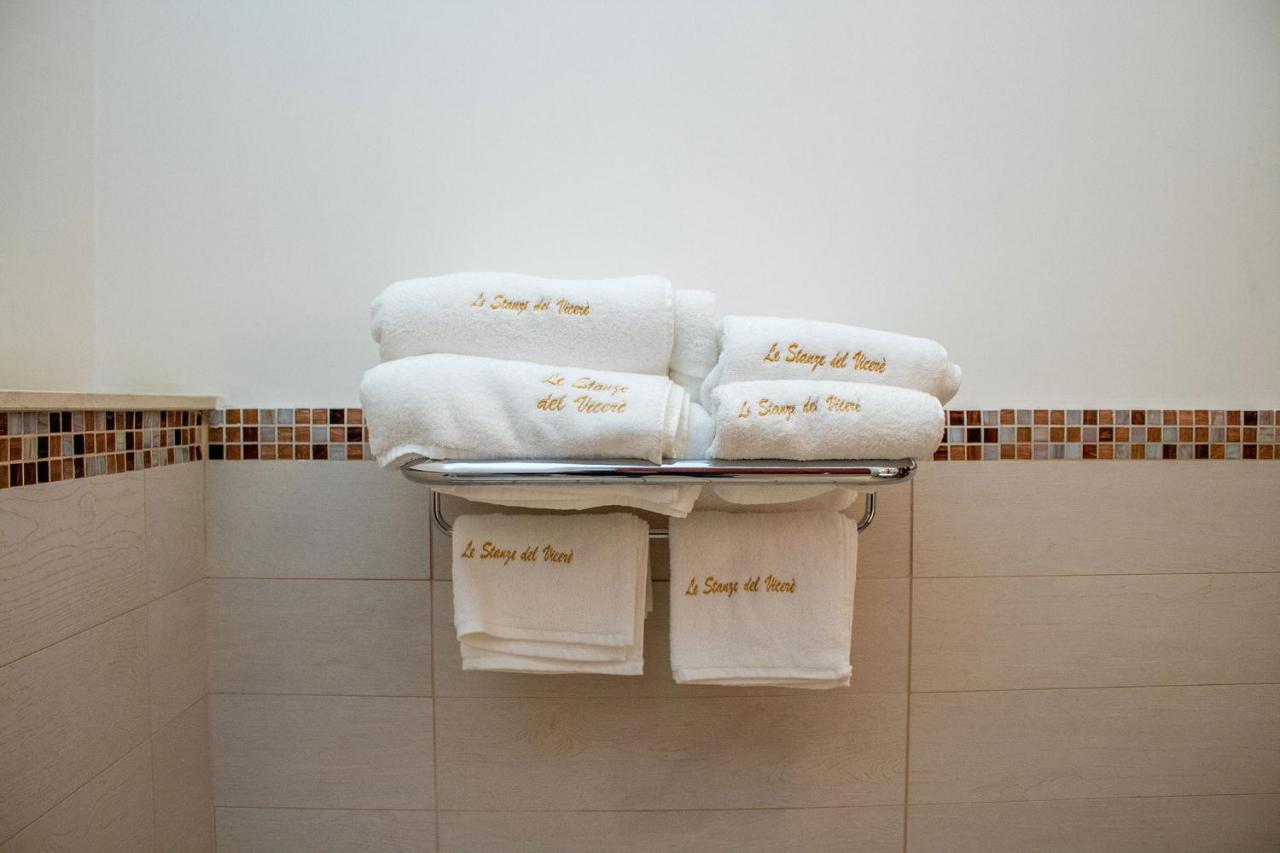 Le Stanze Del Vicere Boutique Hotel Napoli Bagian luar foto