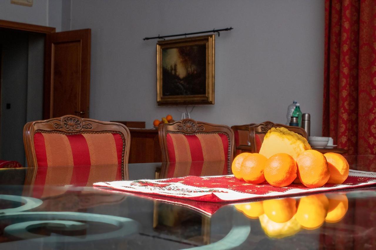 Le Stanze Del Vicere Boutique Hotel Napoli Bagian luar foto