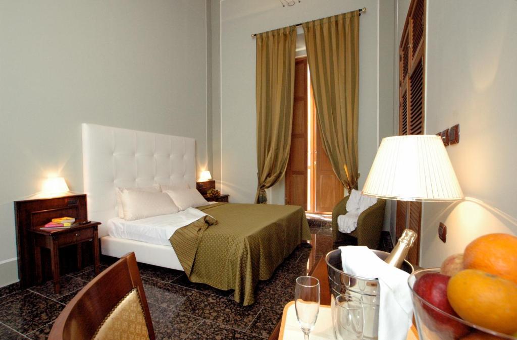 Le Stanze Del Vicere Boutique Hotel Napoli Ruang foto